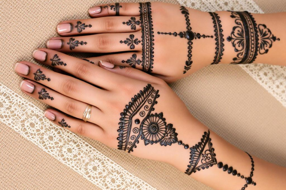 Mehndi Designs - Simple Mehndi Design Details and Photos